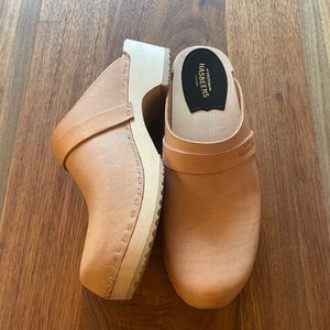 Swedish Hasbeen Husband Clogs - Nature